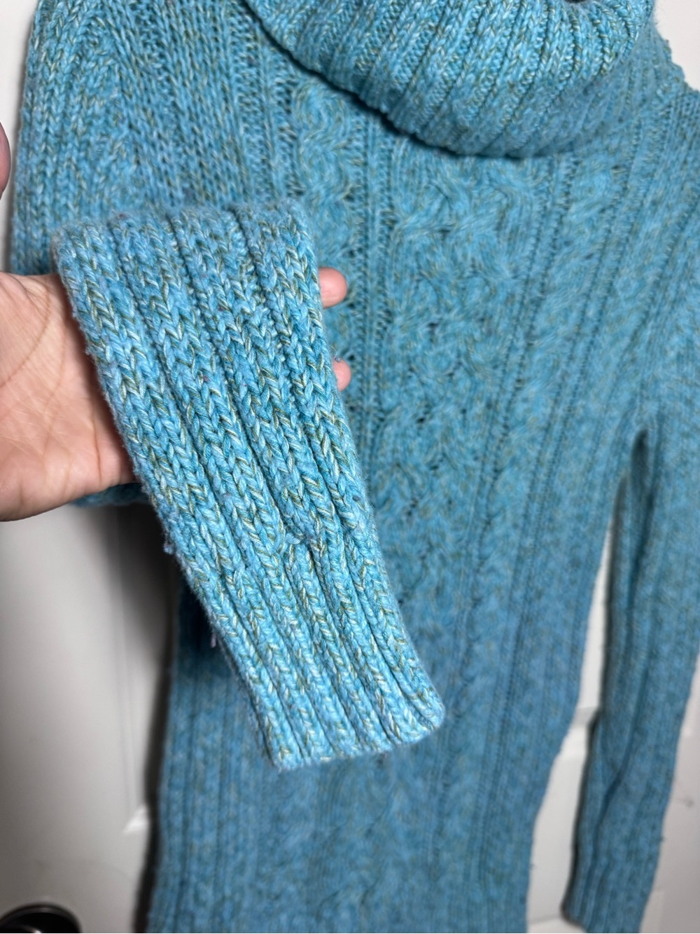 Vintage Old Navy Women’s Blue Cable Knit Turtleneck Pullover Sweater Size M - Picture 4 of 6